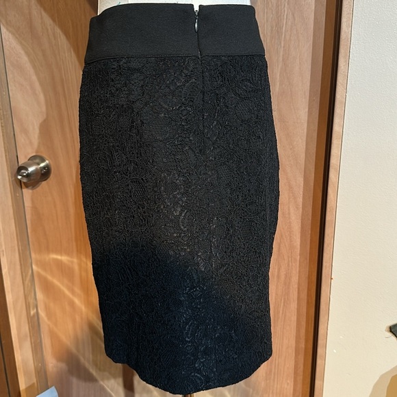 Bcbgeneration size 6 Skirt - Picture 2 of 3